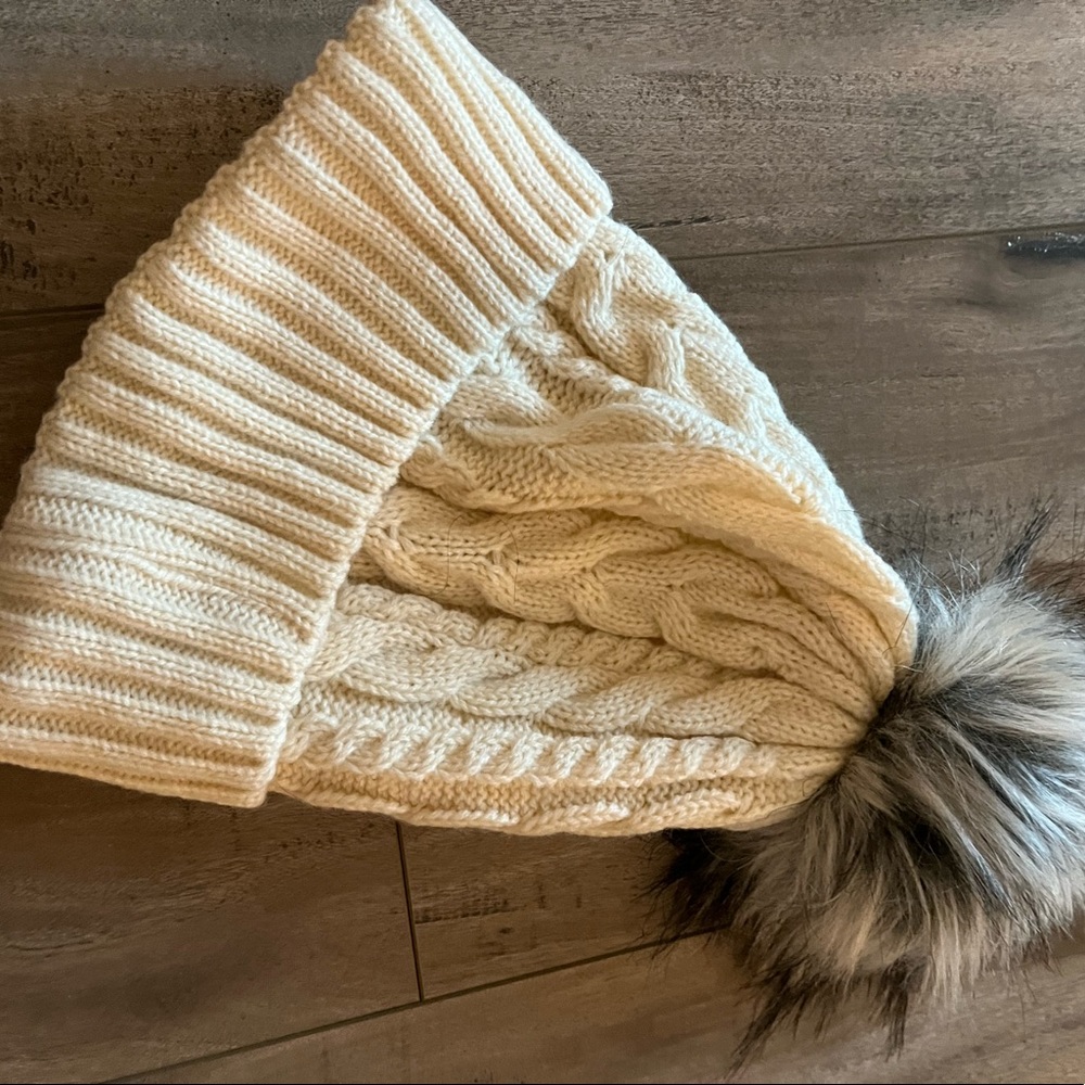 Cream Pom Pom knit beanie -NWOT - Picture 2 of 3